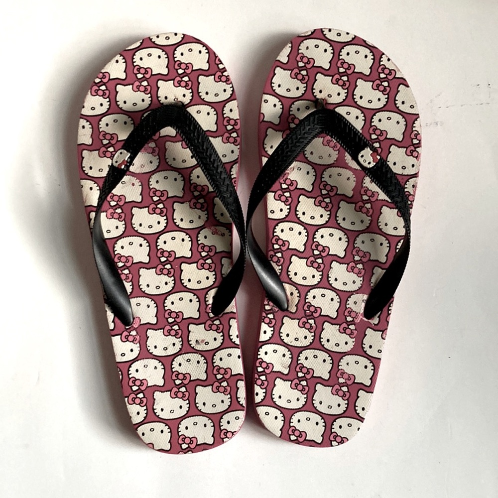 Hello Kitty Flip Flops Wms 8-8.5 (38/39)